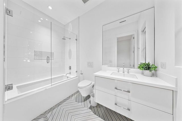 248 E Lakewood Road, West Palm Beach, FL 33405