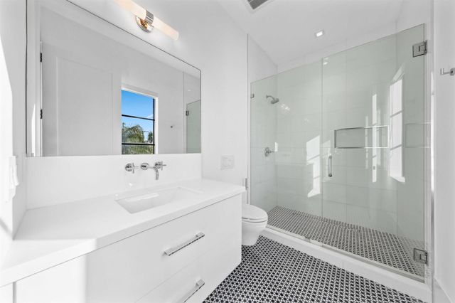 248 E Lakewood Road, West Palm Beach, FL 33405