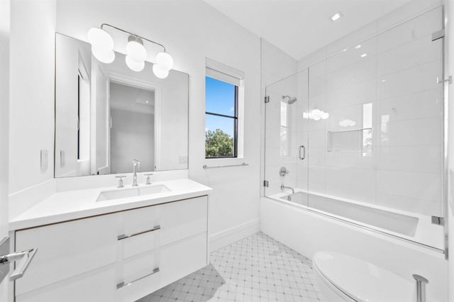 248 E Lakewood Road, West Palm Beach, FL 33405