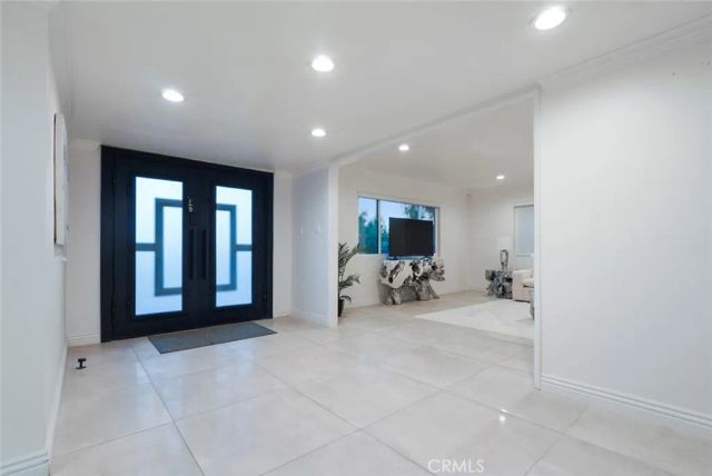 3381 Oakmont View Drive, Glendale, CA 91208