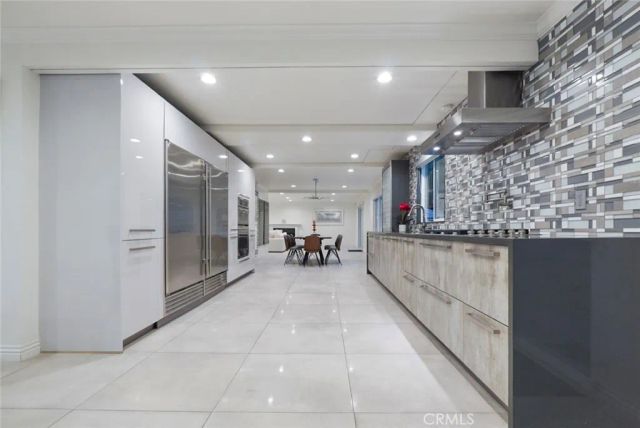 3381 Oakmont View Drive, Glendale, CA 91208