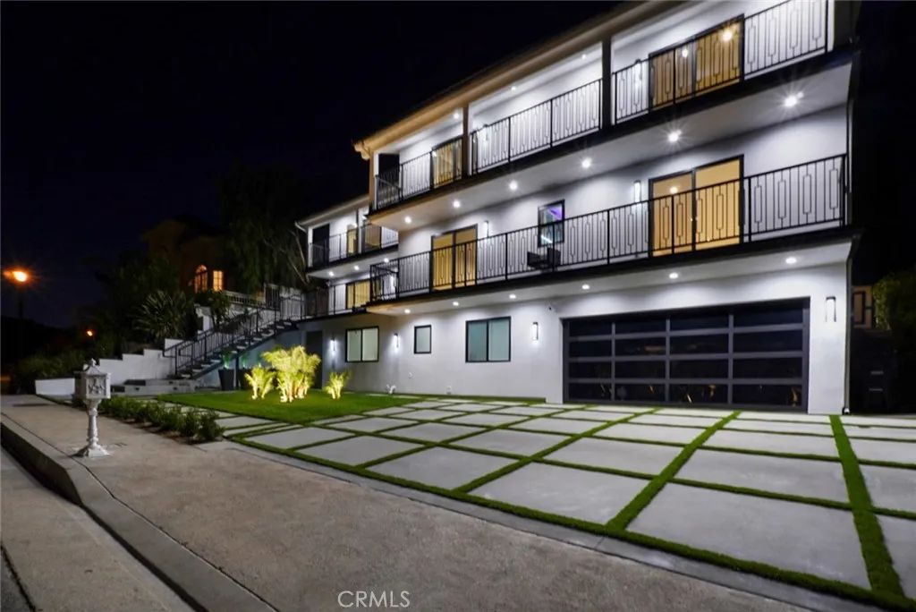 3381 Oakmont View Drive, Glendale, CA 91208