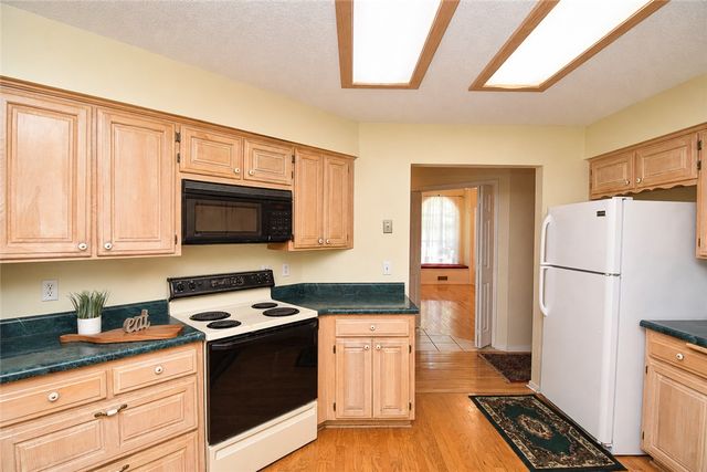 27 Quantock Hills Drive, Bella Vista, AR 72715