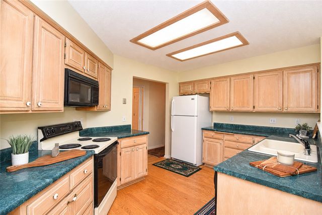 27 Quantock Hills Drive, Bella Vista, AR 72715