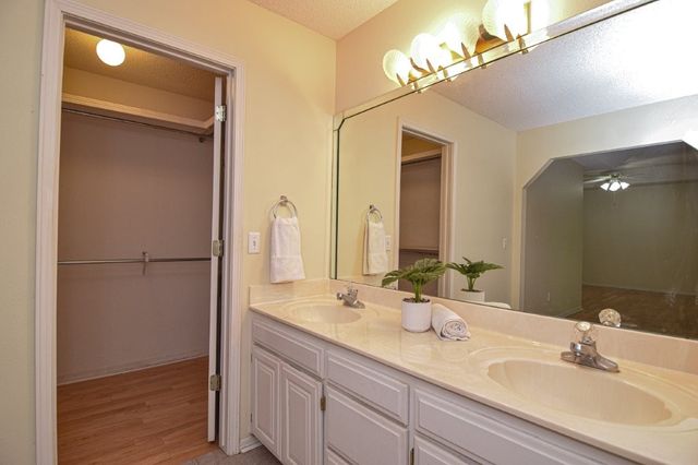 27 Quantock Hills Drive, Bella Vista, AR 72715