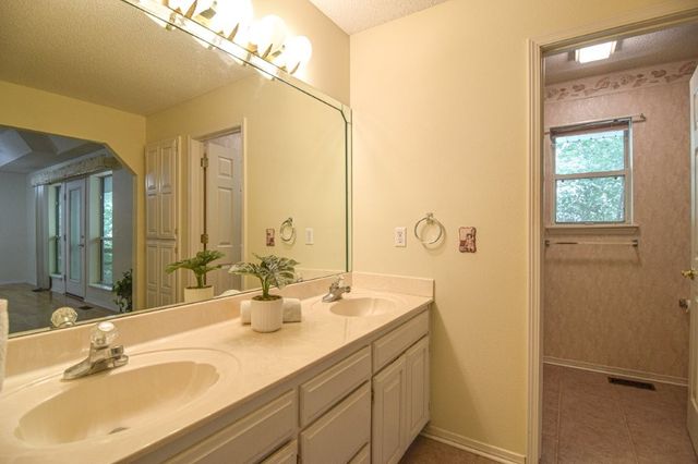 27 Quantock Hills Drive, Bella Vista, AR 72715