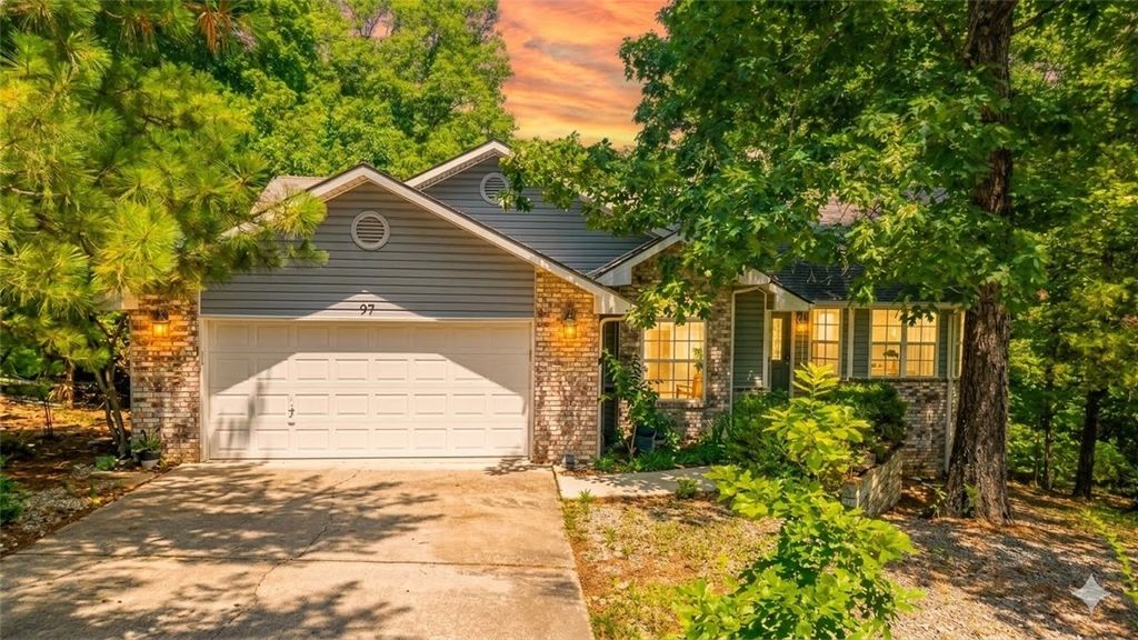 27 Quantock Hills Drive, Bella Vista, AR 72715