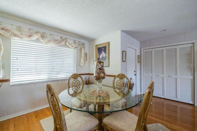 1723 WOLF LAUREL DRIVE, Sun City Center, FL 33573