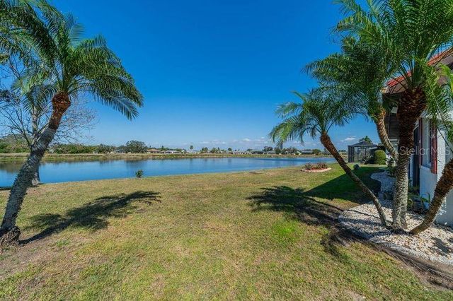 1723 WOLF LAUREL DRIVE, Sun City Center, FL 33573