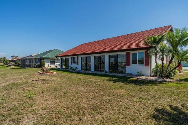 1723 WOLF LAUREL DRIVE, Sun City Center, FL 33573