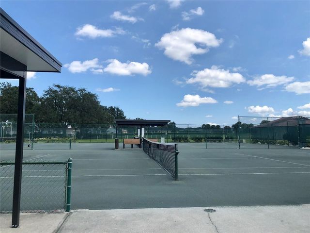 1723 WOLF LAUREL DRIVE, Sun City Center, FL 33573