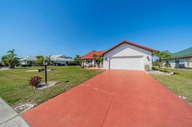 1723 WOLF LAUREL DRIVE, Sun City Center, FL 33573