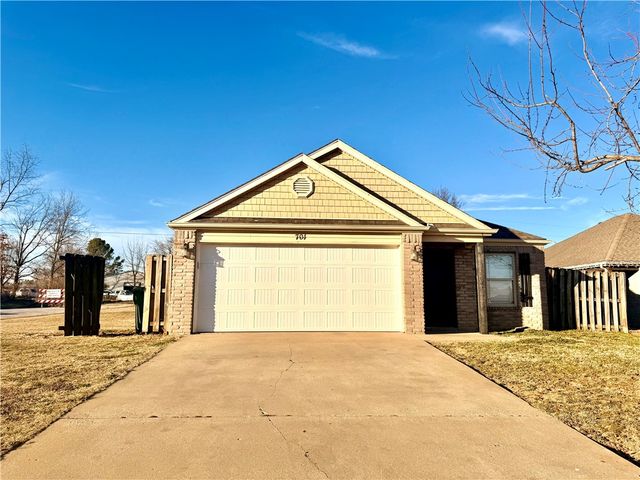 701 E Bonnie Lane, Rogers, AR 72758