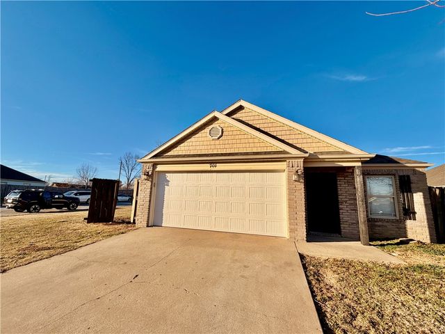 701 E Bonnie Lane, Rogers, AR 72758