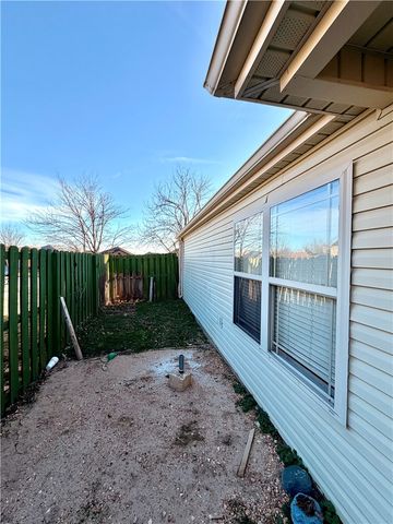 701 E Bonnie Lane, Rogers, AR 72758