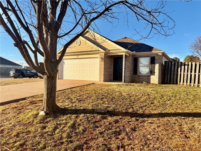 701 E Bonnie Lane, Rogers, AR 72758