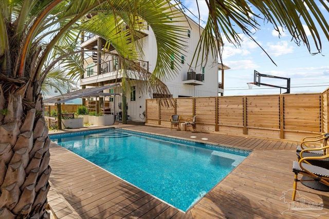 8075 White Sands Blvd, Navarre Beach, FL 32566