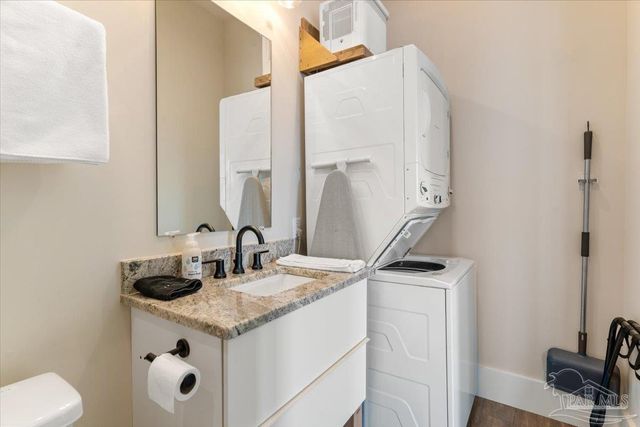 8075 White Sands Blvd, Navarre Beach, FL 32566