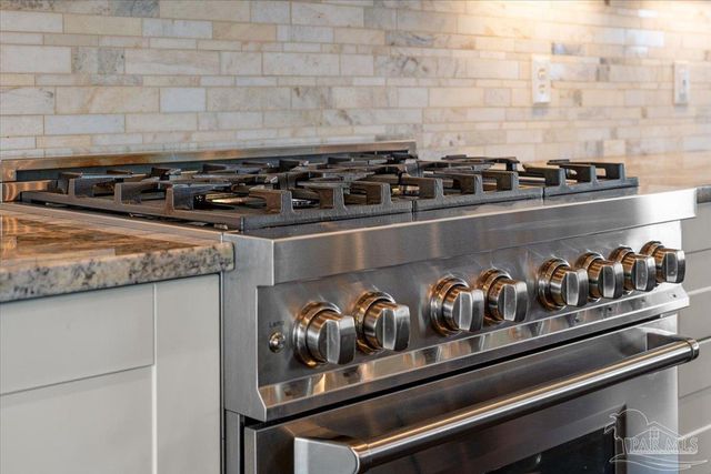 8075 White Sands Blvd, Navarre Beach, FL 32566