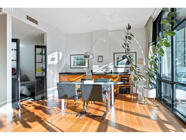 1025 Nw COUCH St 613, Portland, OR 97209