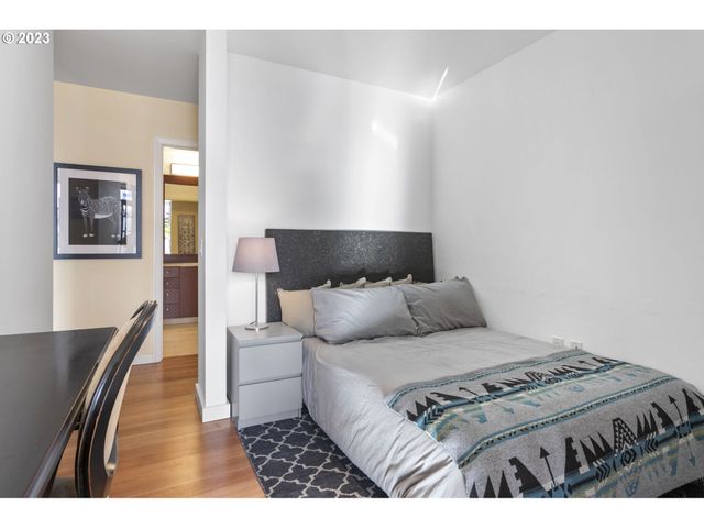 1025 Nw COUCH St 613, Portland, OR 97209