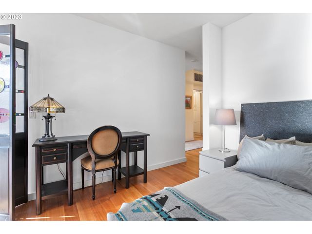 1025 Nw COUCH St 613, Portland, OR 97209