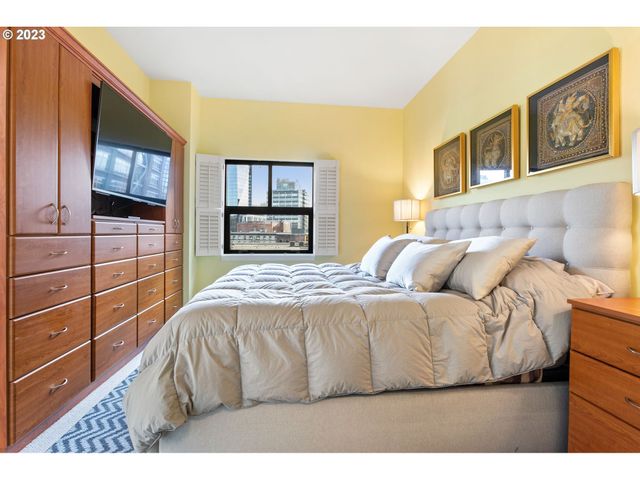 1025 Nw COUCH St 613, Portland, OR 97209