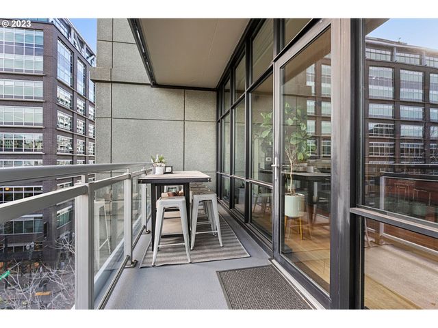 1025 Nw COUCH St 613, Portland, OR 97209