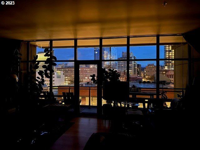 1025 Nw COUCH St 613, Portland, OR 97209