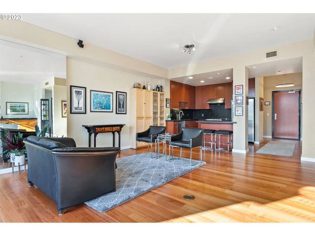 1025 Nw COUCH St 613, Portland, OR 97209