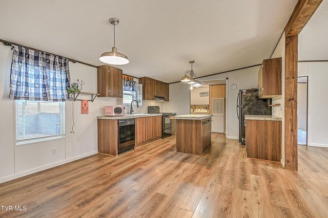 691 Lloyds Chapel Road, Church Hill, TN 37642