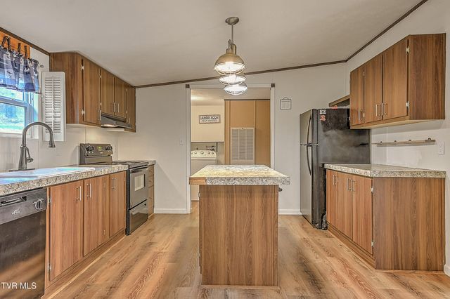 691 Lloyds Chapel Road, Church Hill, TN 37642