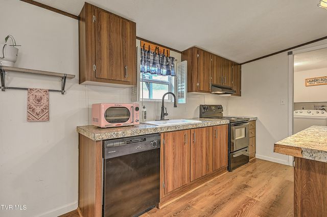 691 Lloyds Chapel Road, Church Hill, TN 37642