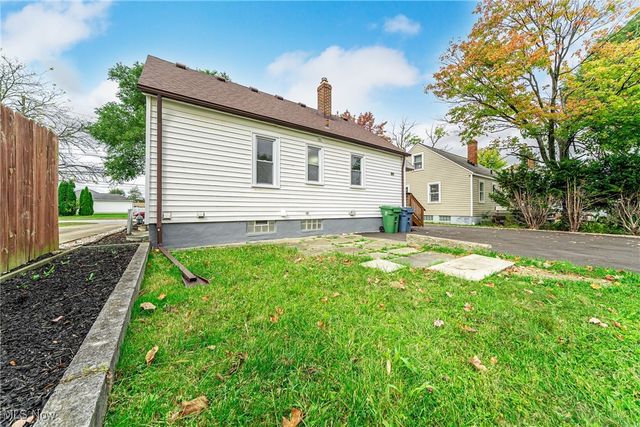 6333 W 130th Street, Parma Heights, OH 44130