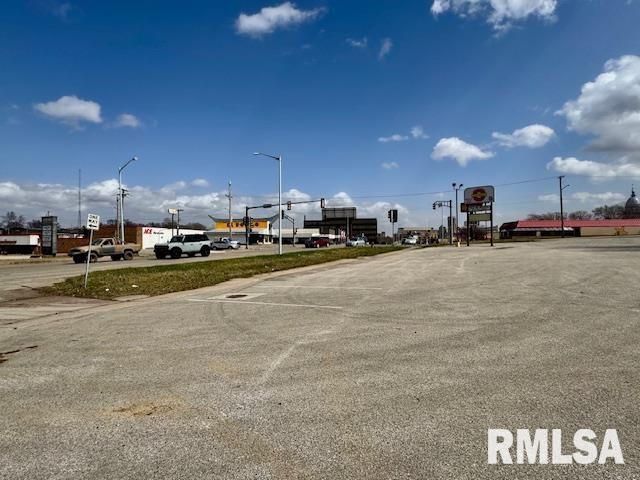 700 W JEFFERSON Street, Springfield, IL 62702