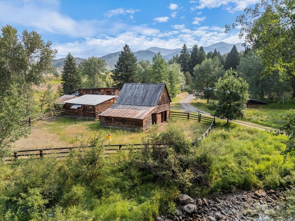 89 Deep Creek, Livingston, MT 59047