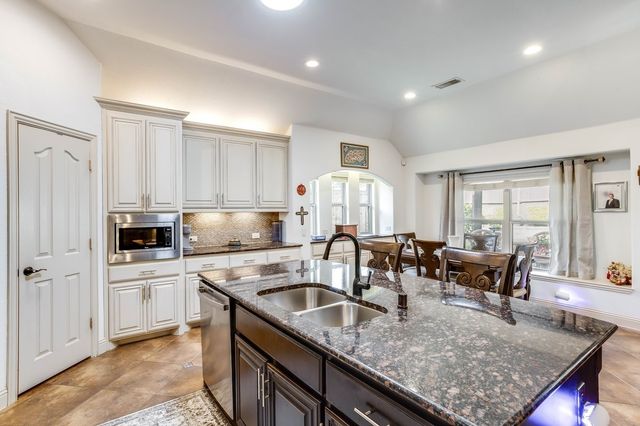 114 Lyndhurst Drive, Wylie, TX 75098
