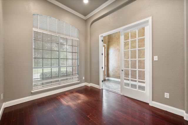 1008 Linden Drive, Burleson, TX 76028