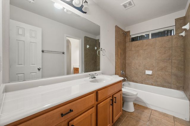 1008 Linden Drive, Burleson, TX 76028
