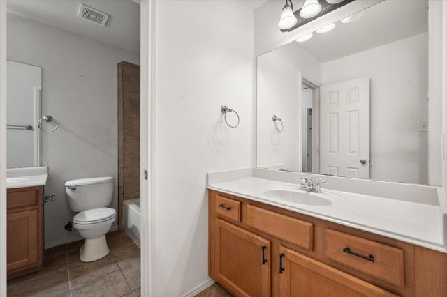 1008 Linden Drive, Burleson, TX 76028
