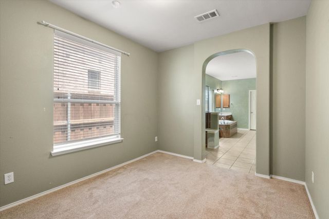 1008 Linden Drive, Burleson, TX 76028