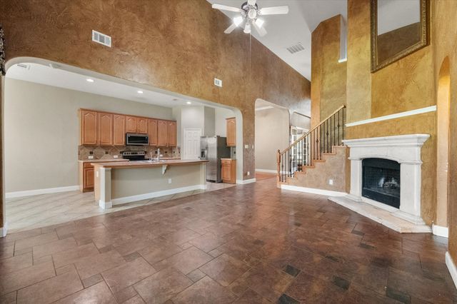 1008 Linden Drive, Burleson, TX 76028