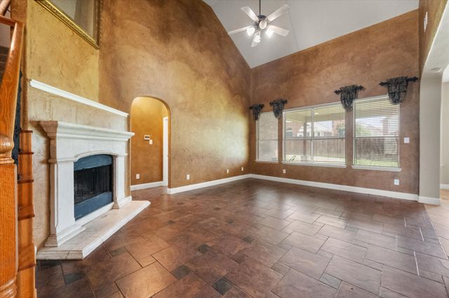 1008 Linden Drive, Burleson, TX 76028