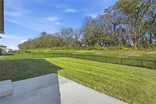 1204 Royal Arch Trail, Raymore, MO 64083
