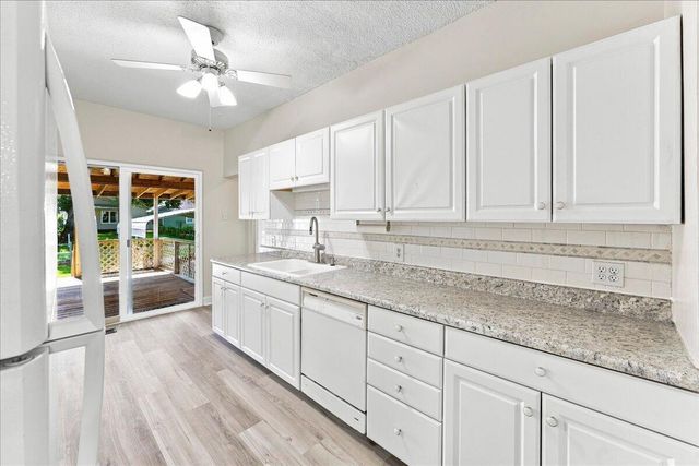 2227 AVENUE E, Council Bluffs, IA 51501