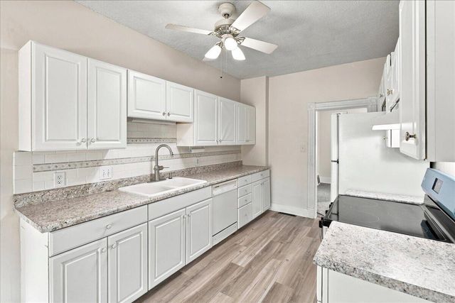 2227 AVENUE E, Council Bluffs, IA 51501