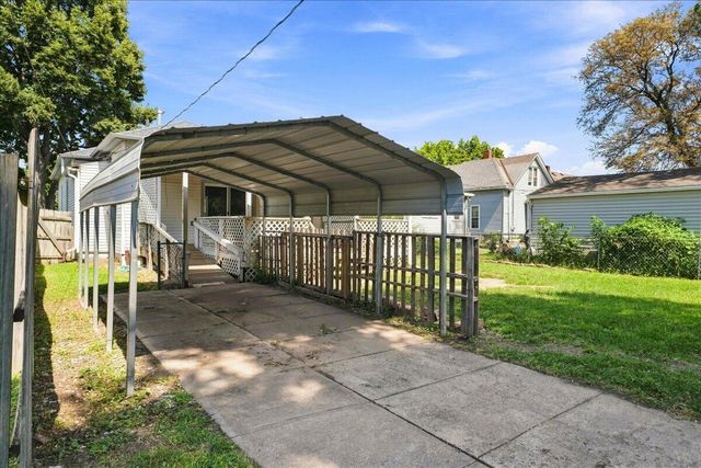 2227 AVENUE E, Council Bluffs, IA 51501
