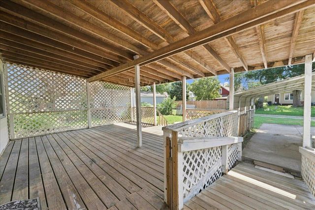 2227 AVENUE E, Council Bluffs, IA 51501