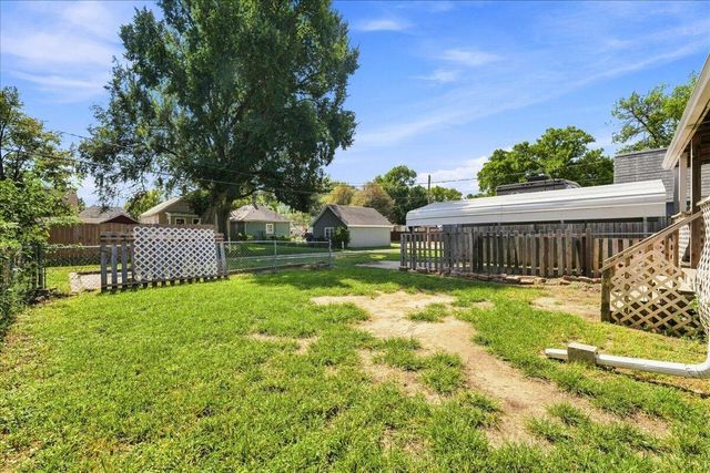 2227 AVENUE E, Council Bluffs, IA 51501
