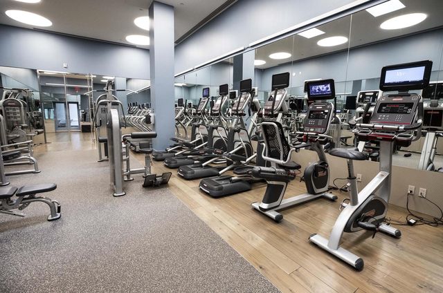 25 Broad St Apt 8S, New York City, NY 10004